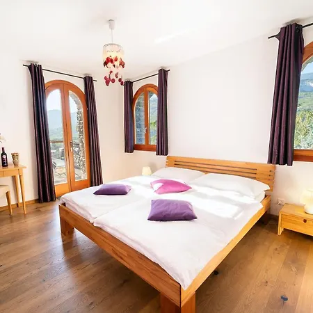 Castel De Daval 4*