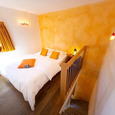 Castel De Daval فندق مبيت وإفطار 4*