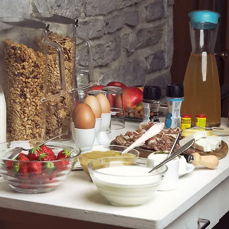 Couette-café Castel De Daval 4*