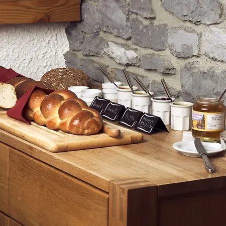 Frühstückspension Castel De Daval 4*