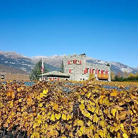 Castel De Daval Bed and breakfast 4*
