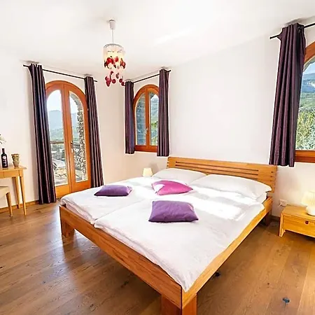 Castel De Daval 4*