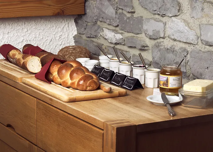 Bed and Breakfast Castel De Daval 4*