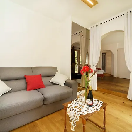 Castel De Daval 4*