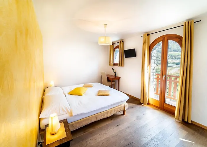 Castel De Daval Oda ve Kahvaltı Sierre